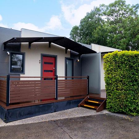 Airport Tourist Village Melbourne City Exterior foto