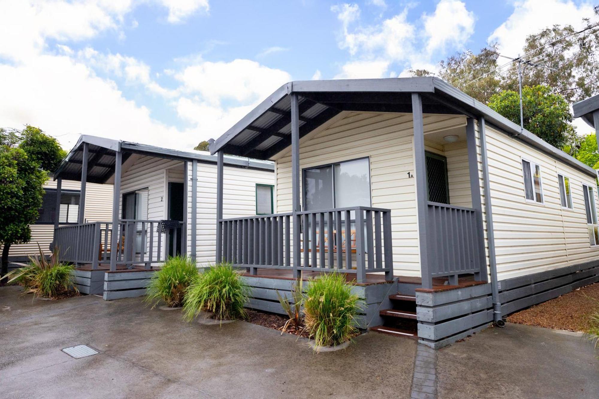 Airport Tourist Village Melbourne City Exterior foto
